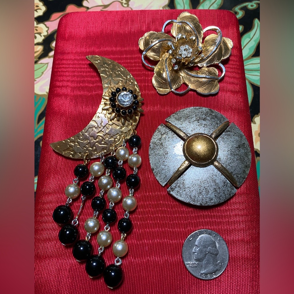 Vintage Brooches - Picture 3 of 5